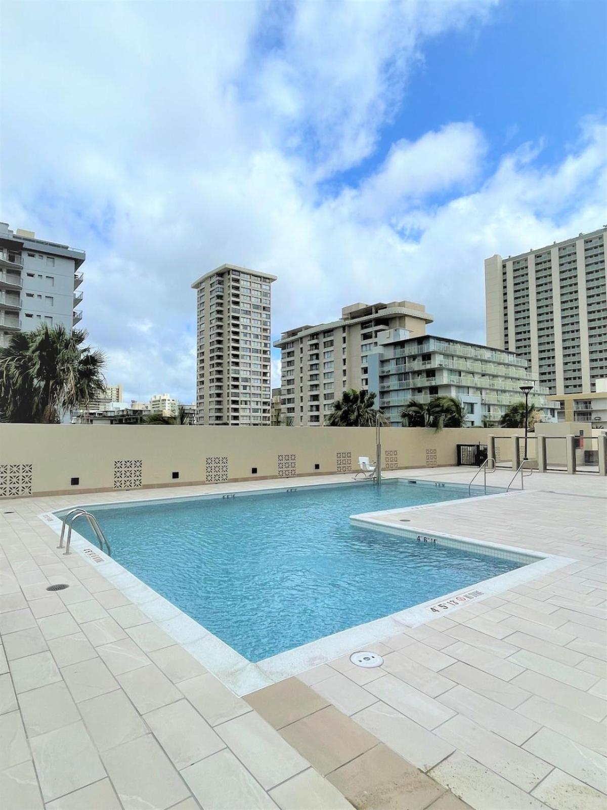 Island Vacations Aparthotel Honolulu Exterior photo